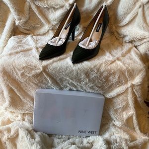 Nine West Green Lizard Print Pumps